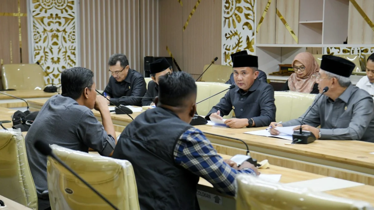 Bey Machmudin Terima Pekerja di Kantor Dewan, Tegaskan Tak Akan Terbitkan Kepgub Skala Upah