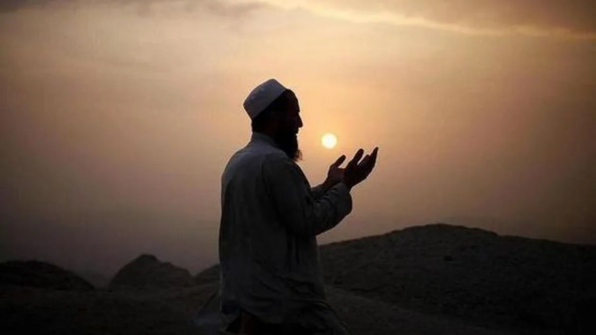 Menyambut Malam Lailatul Qadar, Ini Doa Qunut Witir yang Penuh Keberkahan di Separuh Ramadan