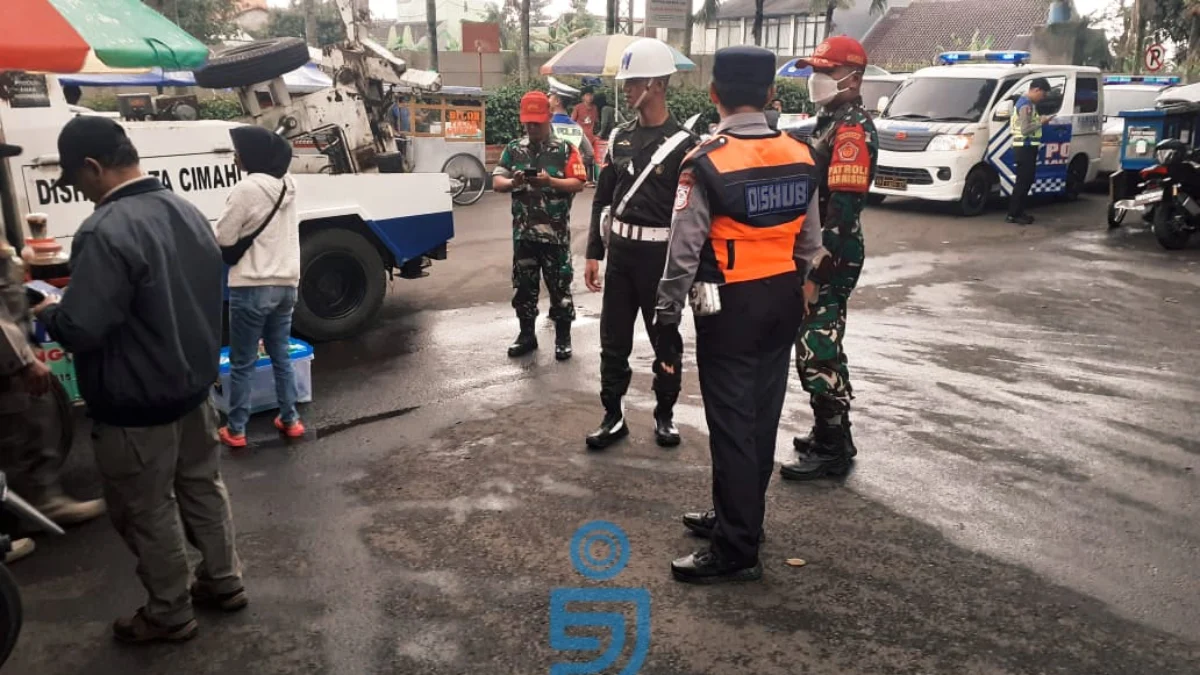 Doc. Koordinator Lapangan Dinas Perhubungan, Dede Supriyadi saat Ditemui di Kantor Lalin Dishub Pemkot Cimahi (Mong)