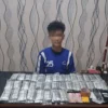 YJ (25 tanun) dan S (25 tahun) pengedar obat keras terbatas dan narkotika, yang kini diamankan pihak kepolisian. Dok Humas Polres Sukabumi Kota.