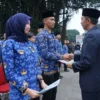 Wakil Wali Kota Bogor, Dedie A. Rachim saat melantik puluhan ASN, Jumat (22/3). (Yudha Prananda / Jabar Ekspres)