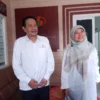 Doc. Fungsi Statistisi Muda BPS Kota Cimahi, Dibya Wiryawan (Kanan) saat Dijumpai Jabar Ekspres di Kantor BPS Cimahi (mong)