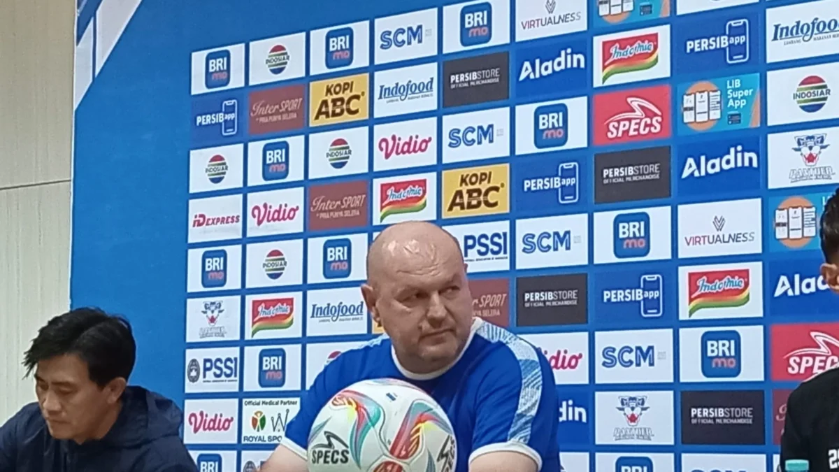 Pelatih Persib Bandung, Bojan Hodak ungkap proses adaptasi selama periode Ramadhan (Sadam Husen Soleh Ramdhani / JE)