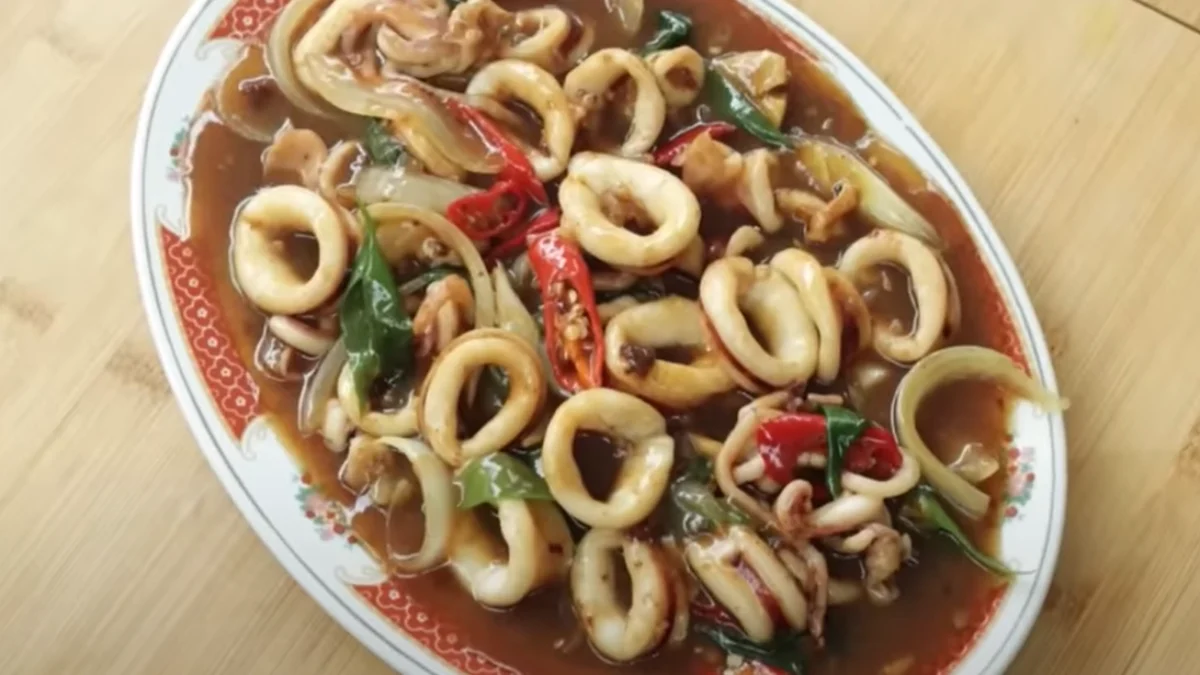 Pas untuk Makan Siang! Resep Cumi Saus Tiram ala Resto