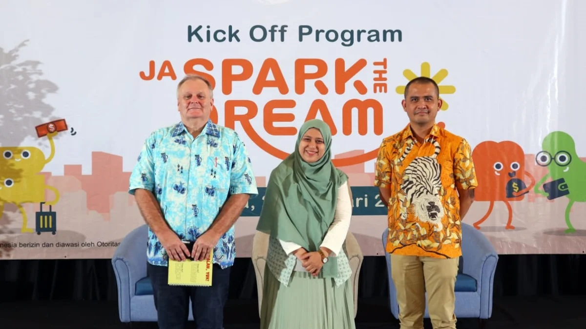 FWD Insurance Berikan Pemahaman Mengenai Literasi Keuangan Kepada 2.000 Siswa FWD Insurance bersama prestasi Junior Indonesia (PJI) berikan edukasi mengenai literasi keuangan kepada pelajar lewat progam JA SparktheDream