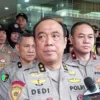 Irjen Pol. Dedi Prasetyo memberikan keterangan kepada wartawan usai melepas keberangkatan Tim Kemanusian Polri ke Kabupaten Demak, Jawa Tengah, Jumat (22/3/2024). (ANTARA)