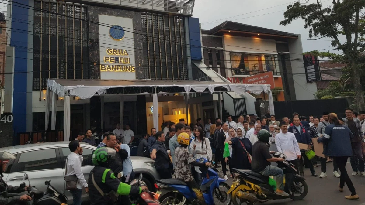DPC Peradi Bandung Berbagi Takzil dan Buka Puasa 100 Anak Yatim