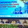 Prof. Ganefri Ketua Umum Tim Penanggung Jawab Panitia Seleksi Nasional Penerimaan Mahasiswa Baru (SNPMB) 2024 dalam Konferensi Pers Pengumuman Hasil Seleksi Jalur SNBP 2024 di Gedung D Kemendikbudristek, Jakarta, Selasa (26/3/2024) (Antara)