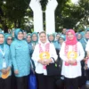 Pj Ketua TP PKK Kabupaten Bogor Siti Chomzah saat mendampingi Irana Jokowi. Foto : Sandika Fadilah/Jabarekspres.com