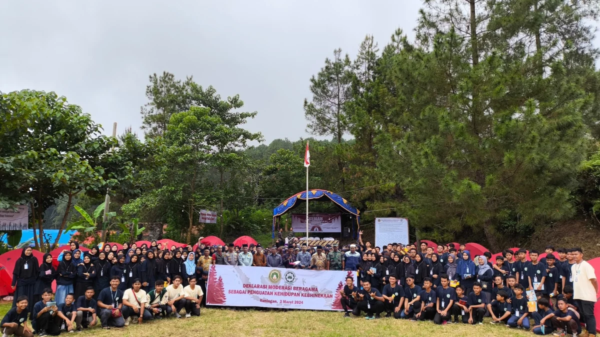 Forum Santri Jabar, Kabupaten Kuningan saat Kemah Kebangsaan di Ponpes Daarul Muslimin, Desa Cisantana, Kecamatan Cigugur, Kabupaten Kuningan, Sabtu 2 Maret 2024.
