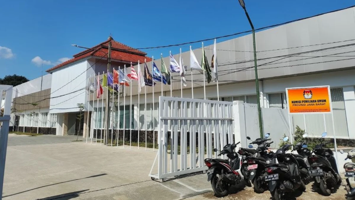 KPU Jabar terancam diadukan ke Dewan Kehormatan Penyelenggara Pemilu (DKPP) seiring adanya aduan dan laporan dari DPD Partai Golkar Jabar.