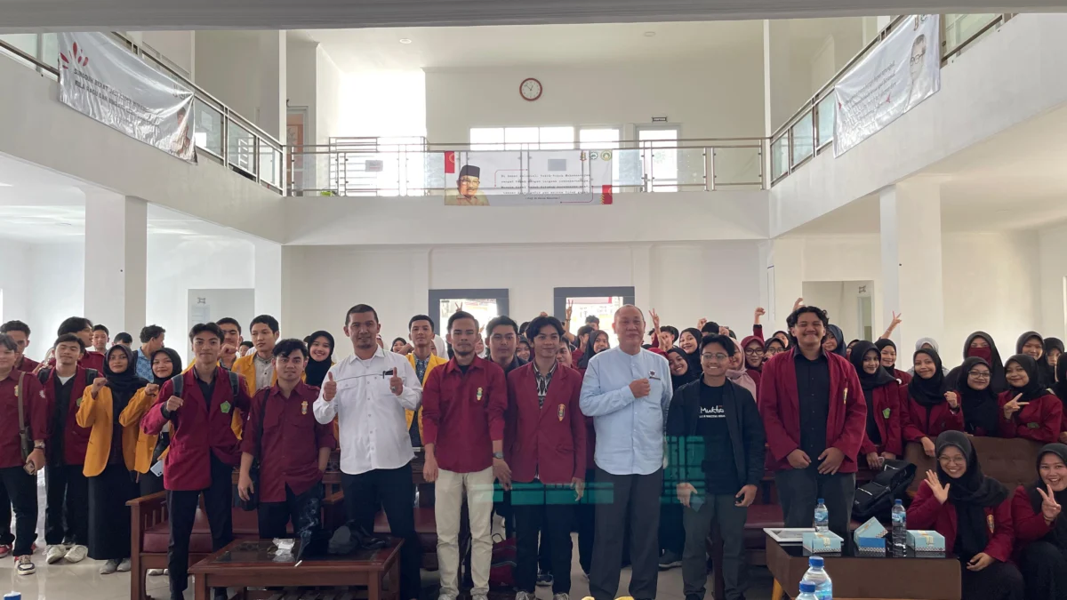 FGD Moderasi Beragama di Garut: Menuju Keharmonisan dan Kesejahteraan Bersama FOTO BERSAMA: Peserta Focus Group Discussion (FGD) Moderasi Beragama di Kabupaten Garut.