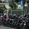 Dishub Kota Cimahi Berikan Pembinaan untuk Pengaturan Parkir yang Lebih Tertib Doc. Ilustrasi Penertiban Parkir di Tempat yang Sudah Disediakan oleh Pemerintah (Foto:Pandu)
