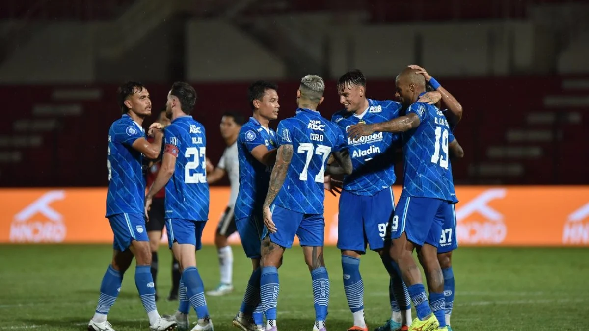 Persib Masih Lapar Kemenangan, Persija Tumbal Berikutnya? Skuad Persib siap taklukan Persija akhir pekan ini/ Foto: Dok Persib/