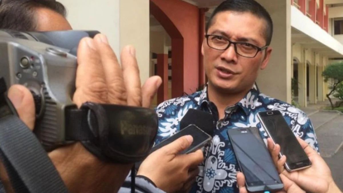 Pengamat Politik Unpad Prof Dr Obsatar Sinaga mengungkap kategori sosok tokoh yang dinilai layak maju Pilwakot Bandung.