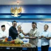Direktur utama PDAM Tirta Kahuripan Tedi Kurniawan bersama PJ Bupati Bogor. Foto : Dok istimewa