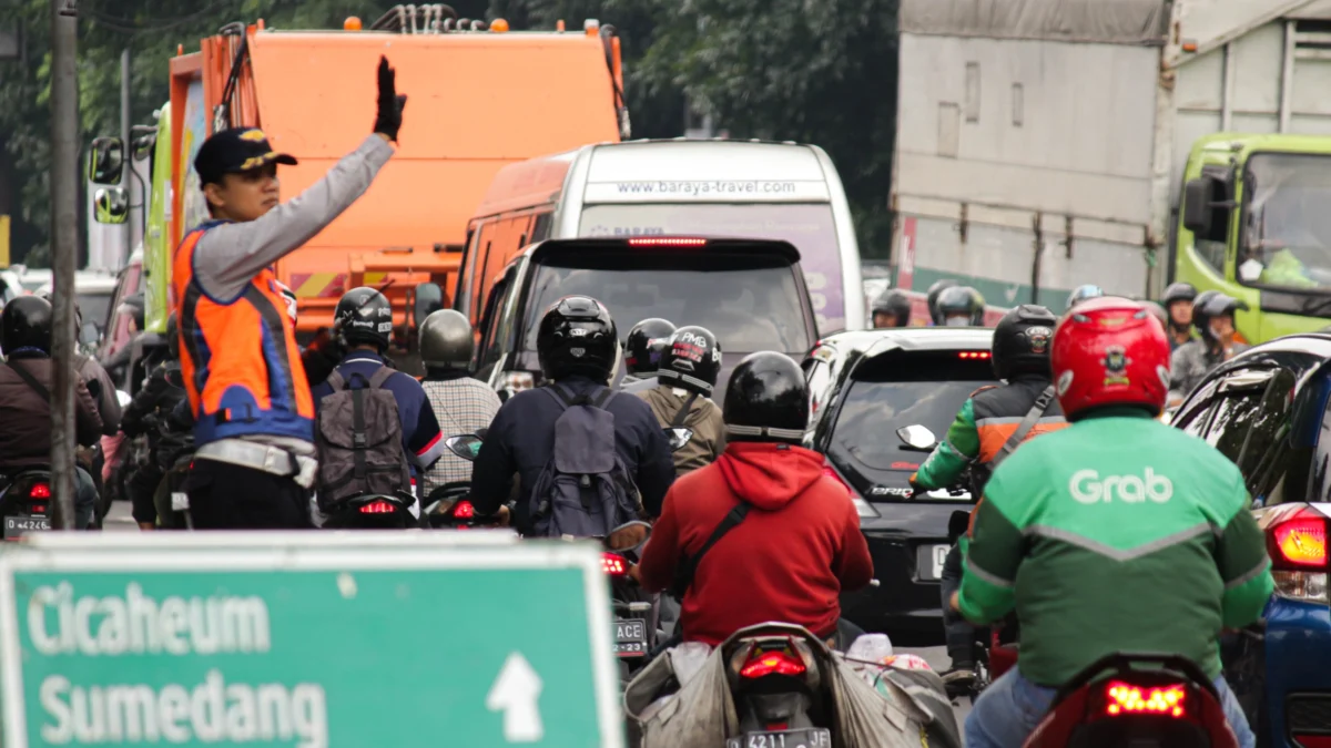 Foto Ilustrasi : Transformasi moda transportasi publik diharapkan mampu melerai kemacetan di Kota Bandung (Pandu Muslim / JE)
