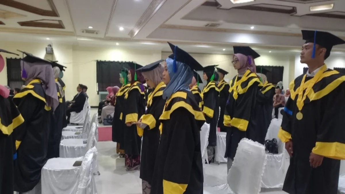 Wisuda Universitas Bhakti Kencana 2024, Rektor: 95 Persen Lulusan Sudah Bekerja Wisuda Universitas Bhakti Kencana 2024, Rektor: 95 Persen Lulusan Sudah Bekerja