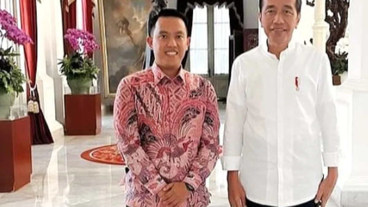 Bertekad Maju di Pilkada Kota Bogor, Sendi Fardiansyah Minta Restu Presiden Jokowi Sendi Fardiansyah bersama Presiden Jokowi. (Yudha Prananda / Istimewa)