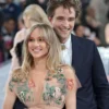 Jarang Terekspos, Robert Pattinson dan Suki Waterhouse Kejutkan Publik dengan Kabar Kelahiran Anak Pertama