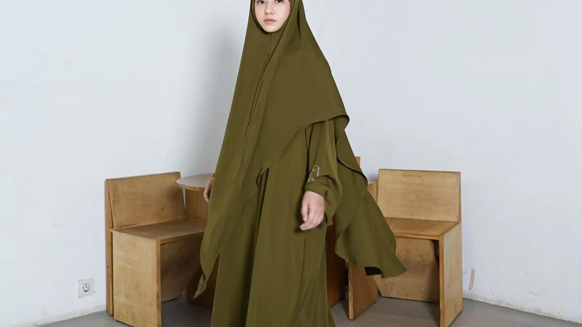 Gaya Busana Syar'i ala Natasha Rizky, Inspirasi Fashion Muslimah yang Modis Bisa Dicoba! Gaya Busana Syar'i ala Natasha Rizky, Inspirasi Fashion Muslimah yang Modis Bisa Dicoba!