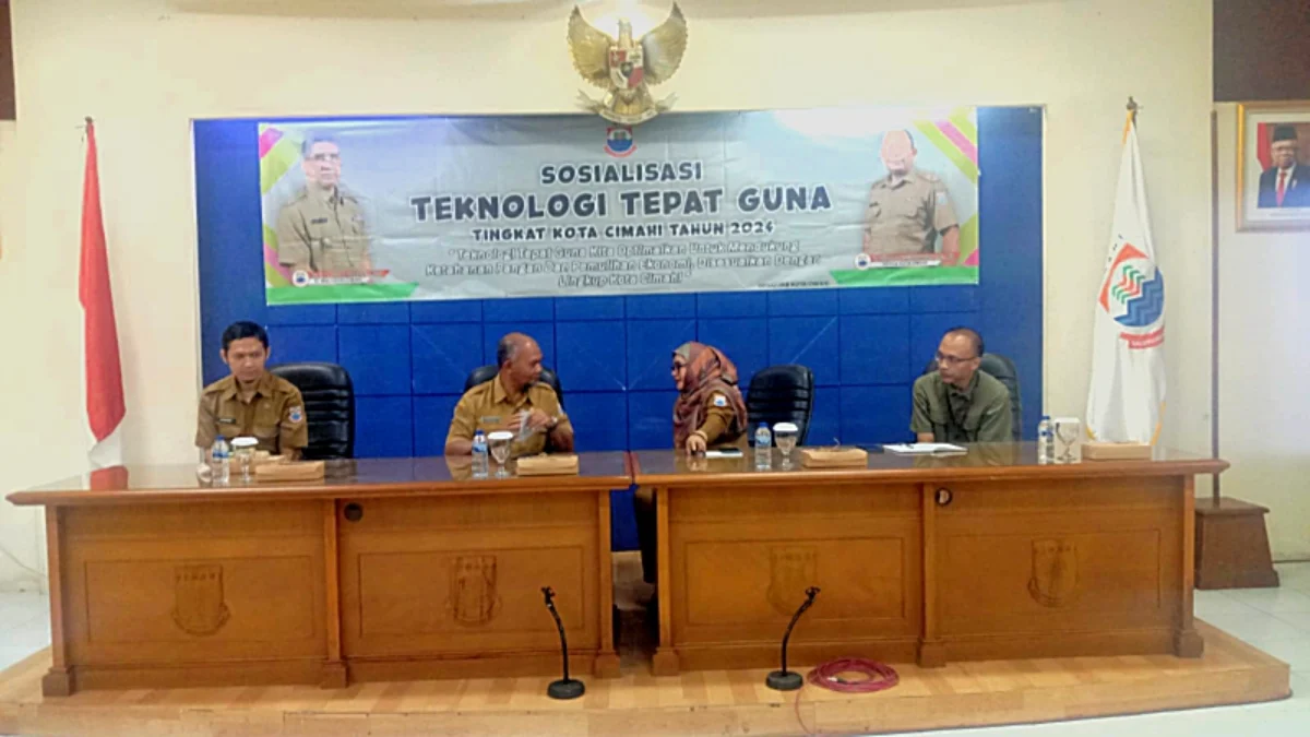 Doc. Pembukaan Sosialisasi Teknologi Tepat Guna di Aula B Pemkot Cimahi (mong)