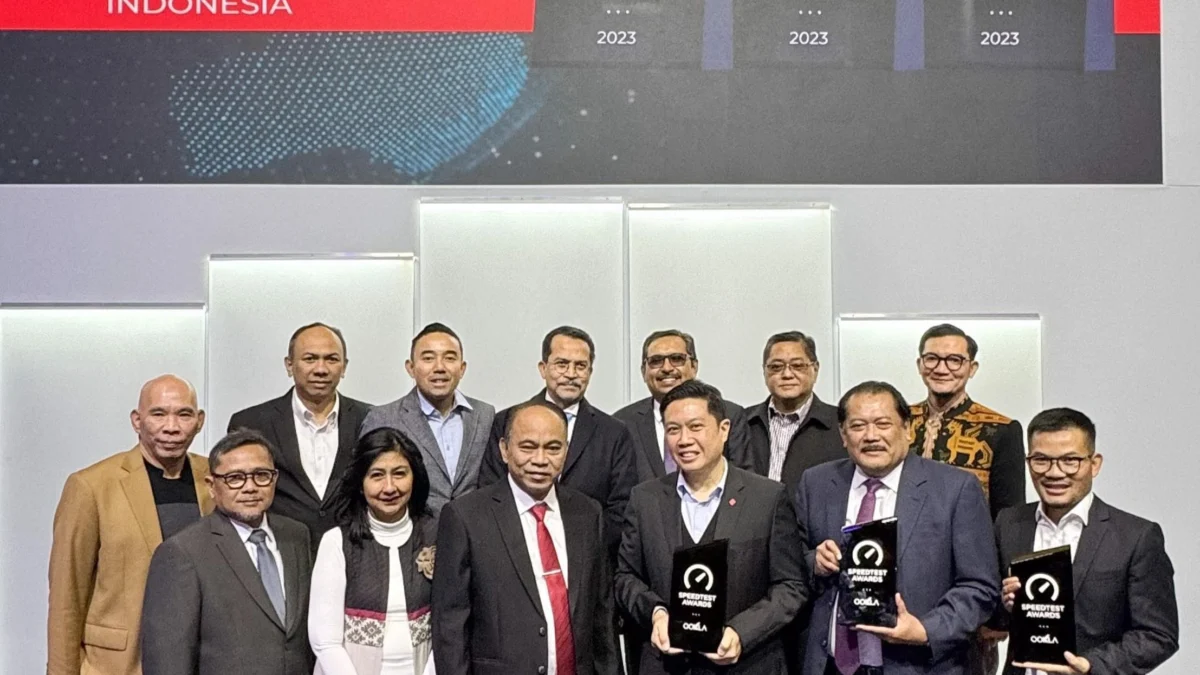 Tak Tergantikan Selama 5 Kali, Telkomsel Raih Best Mobile Network dari Ookla Speedtest Award dengan Jaringan Broadband Tercepat dan Terluas di Indonesia Telkomsel meraih penghargaan lima kali sebagai mobile network tercepat dan terluas di Indonesia/