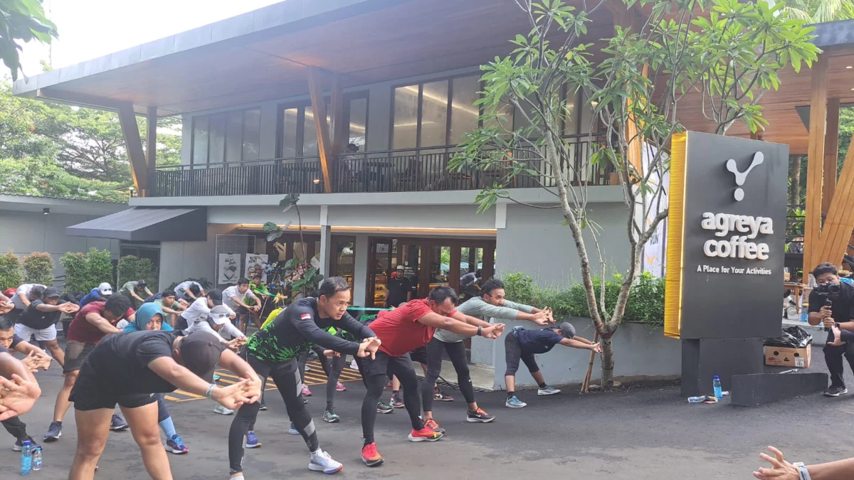 Walikota Bogor saat berolahraga di Agreya Coffee. Foto: Sandika Fadilah/Jabareskpres.com