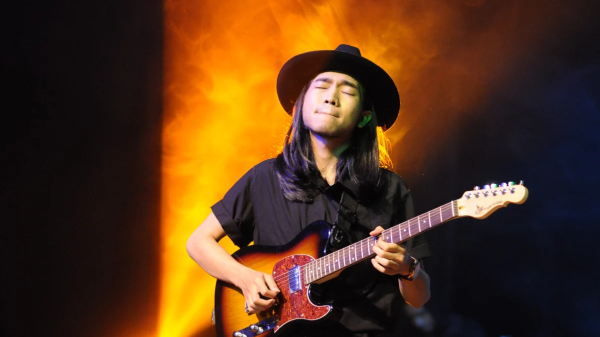 Menyemai Kreativitas dan Kemandirian dalam Industri Musik Menyemai Kreativitas dan Kemandirian dalam Industri Musik