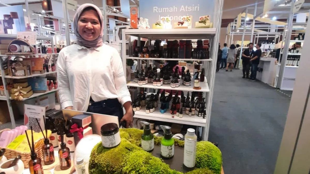 UMKM EXPO(RT) BRILIANPRENEUR 2023 Jadi Ajang Atsiri Kenalkan Aromatic Wellness Asli Indonesia UMKM EXPO(RT) BRILIANPRENEUR 2023 Jadi Ajang Atsiri Kenalkan Aromatic Wellness Asli Indonesia
