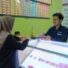 Berawal dari Counter Pulsa, AgenBRILink Tak Pernah Sepi Pengunjung di Pasar Kramat Jati Berawal dari Counter Pulsa, AgenBRILink Tak Pernah Sepi Pengunjung di Pasar Kramat Jati