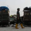 Ilustrasi: Sampah yang menumpuk di salah satu TPS di Bandung Raya akibat penyesuaian jam operasional TPK Sarimukti selama Ramadan.