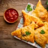 Camilan Khas India, Berikut Resep Samosa Isi Daging yang Sering Disajikan saat Festival Camilan Khas India, Berikut Resep Samosa Isi Daging yang Sering Disajikan saat Festival (ilustrasi: Freepik)