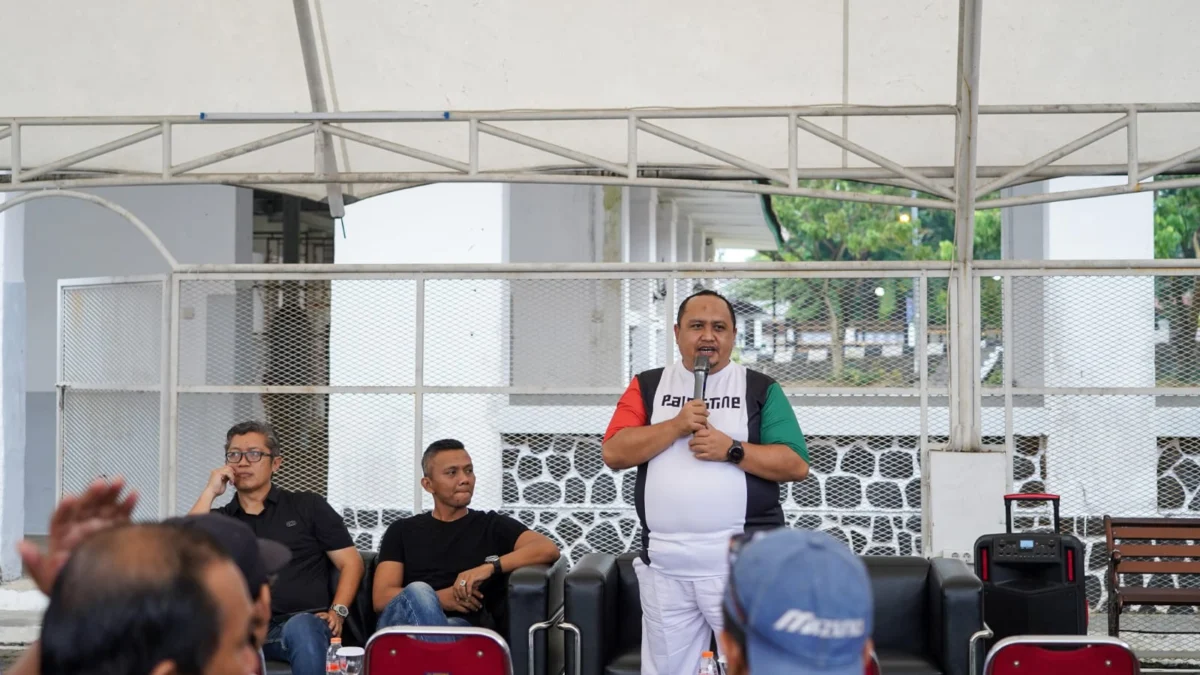 Ketua DPRD Kota Bogor, Atang Trisnanto bersama para Wakilnya saat menggelar cucurak bersama wartawan.