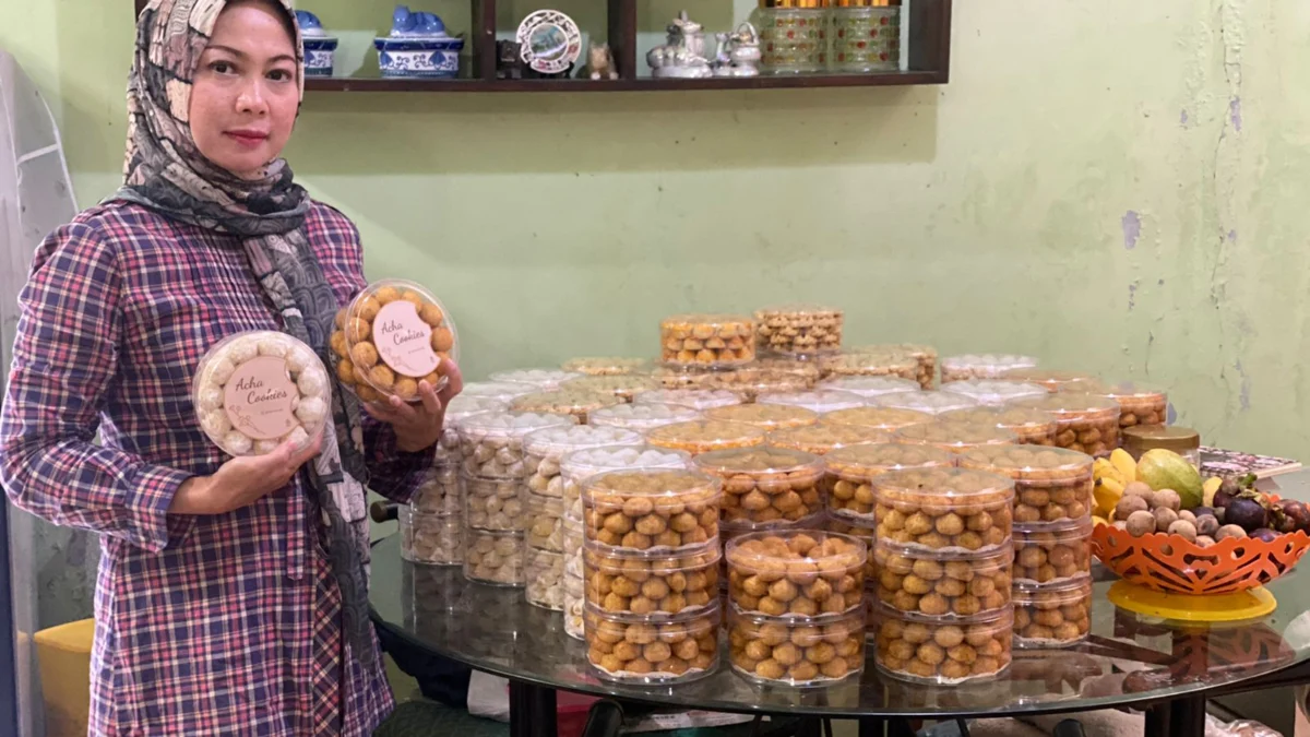 Doc. Produsen Kue Lebaran Mulai Menjajakan Produk Mereka Ditengah Kondisi Bahan Pokok yang Masih Belum Stabil (Istimewa)