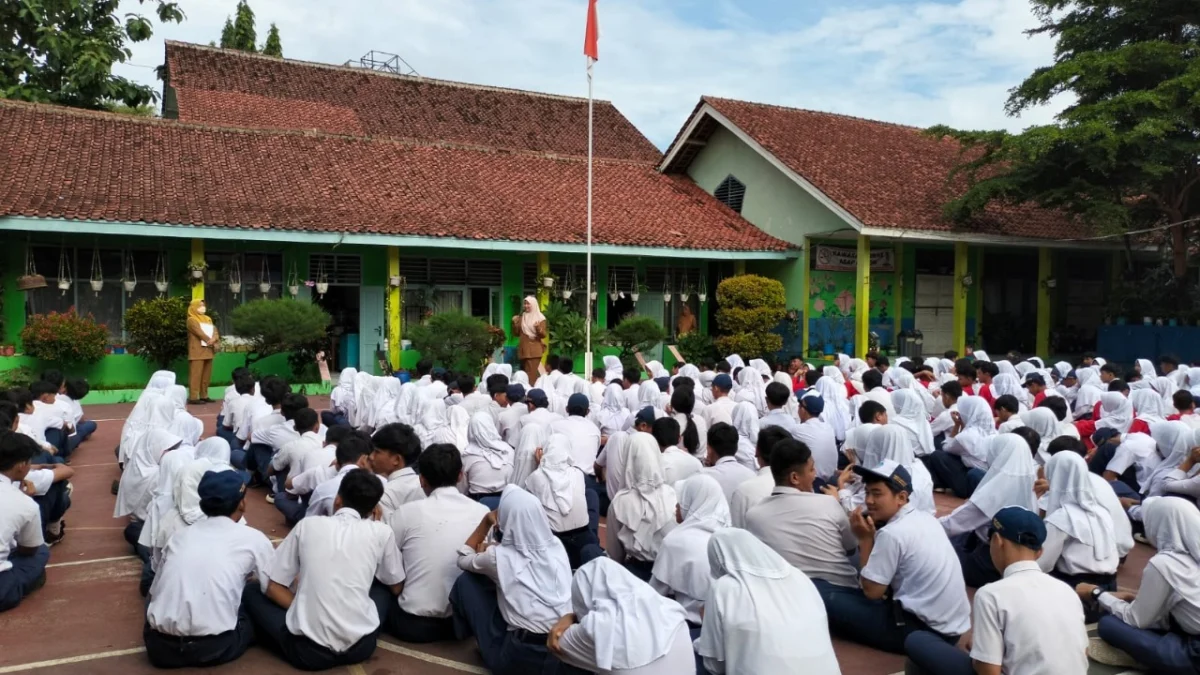 Menengok Tingginya Kasus DBD di Kota Banjar Siswa sekolah di Kota Banjar mendapat sosialisasi pencegahan penyakit DBD oleh Dinas Kesehatan Kota Banjar belum lama ini.
