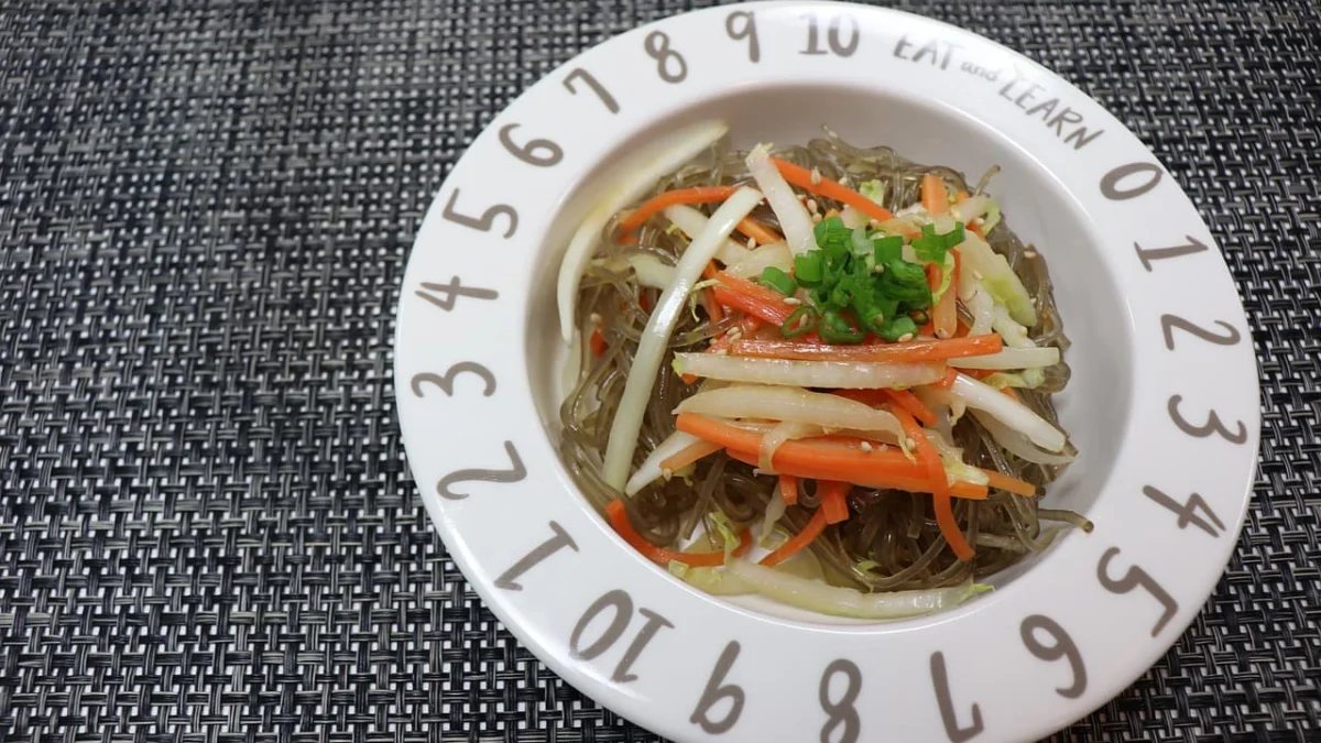 Sering Ada dalam Drakor, Berikut Resep Japchae Mie Kaca Khas Korea! (ilustrasi: Pixabay)