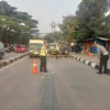 Ist. Seroang pria tewas usai tertabrak truk di Jl. Soekarno-Hatta Bandung. Jum'at (22/3). Dok. Unit Gakkum Satlantas Polrestabes Bandung.