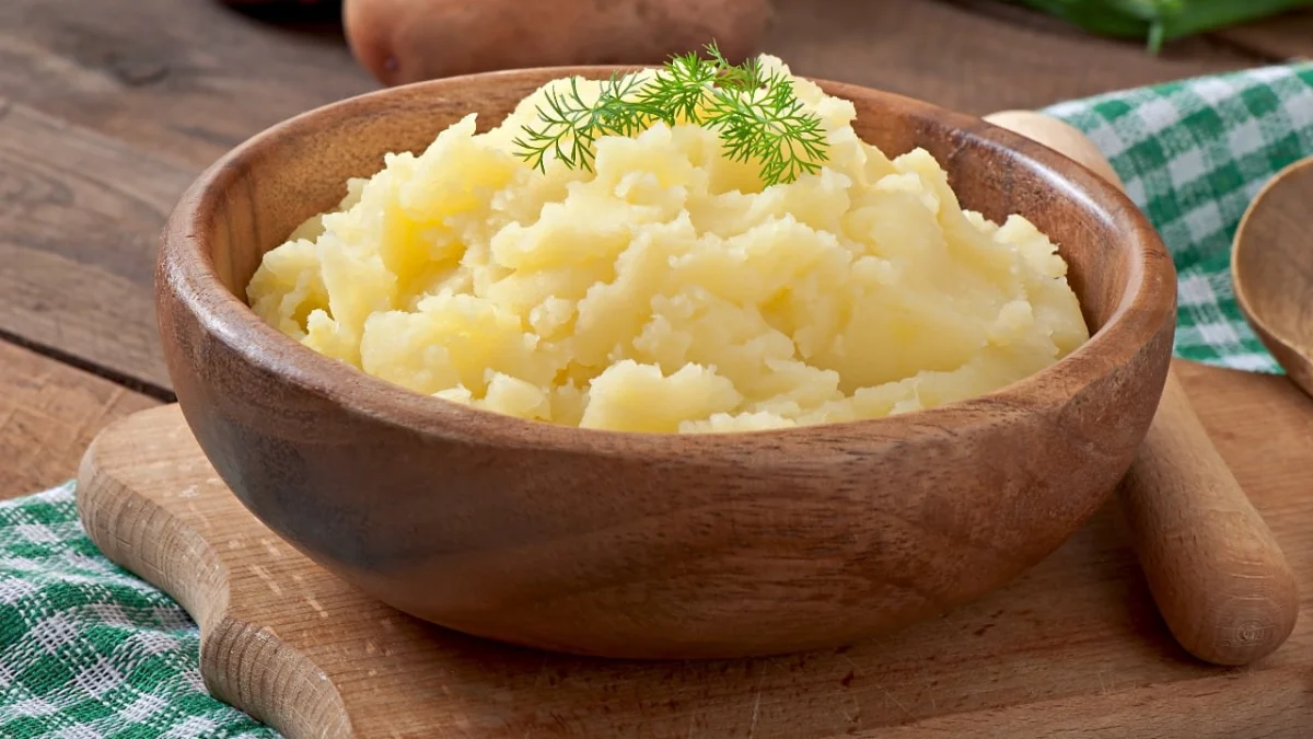 Gurih dan Lembut! Resep Mashed Potato untuk Hidangan Pendamping saat Makan (ilustrasi: Freepik)
