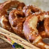 Resep Pretzel Varian Asin, Roti Tawar dengan Bentuk Unik (ilustrasi: Freepik)