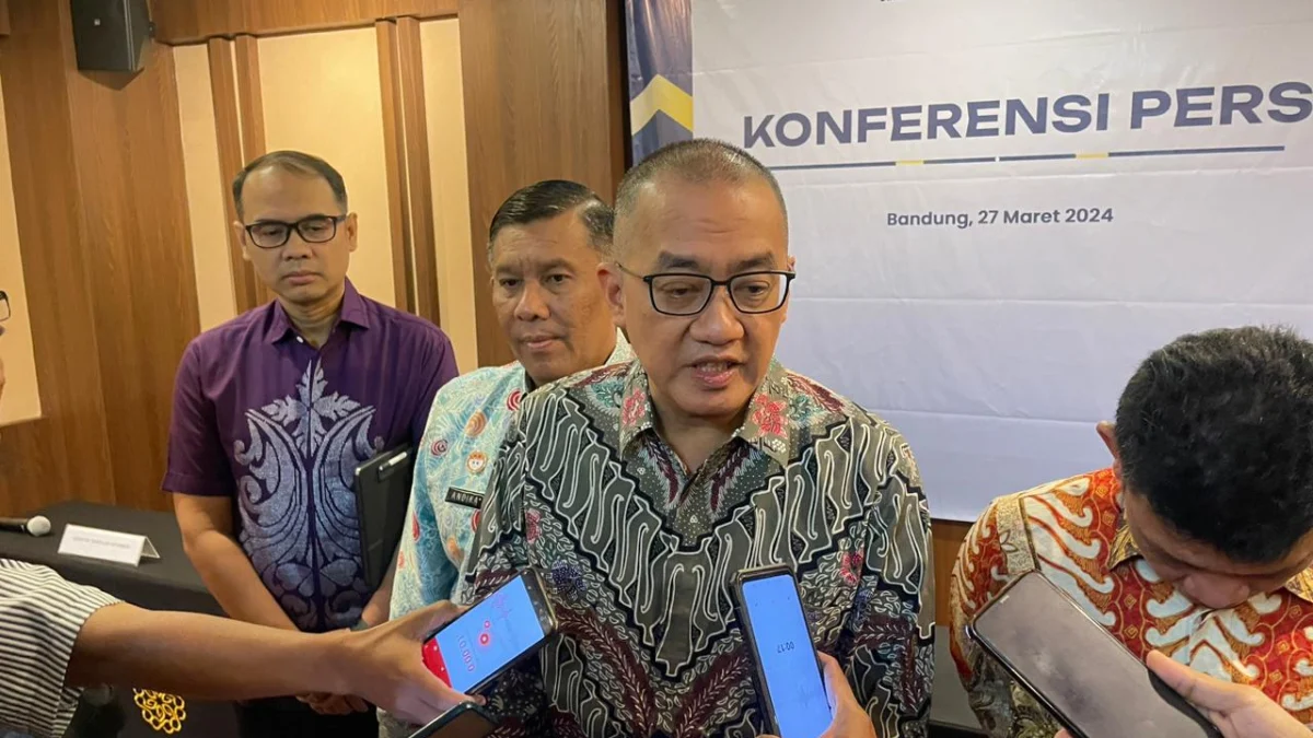 Kemenkumham Ambil Alih Kontrol Ujian Kode Etik Notaris Indonesia Akibat Dualisme Organisasi Cahyo R Muzhar, pejabat Ditjen AHU di bawah Kemenkumham.