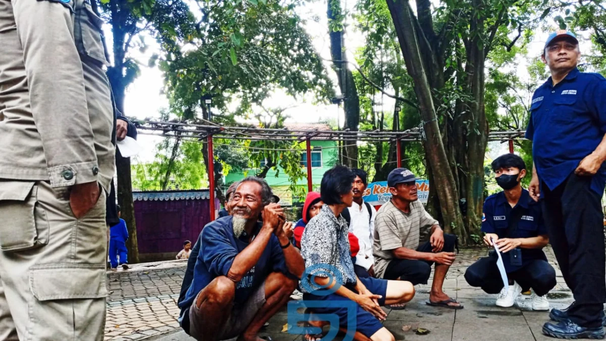 Para gepeng dan gelandangan yang berhasil diamankan oleh Satpol PP dan Dinsos Kota Cimahi.
