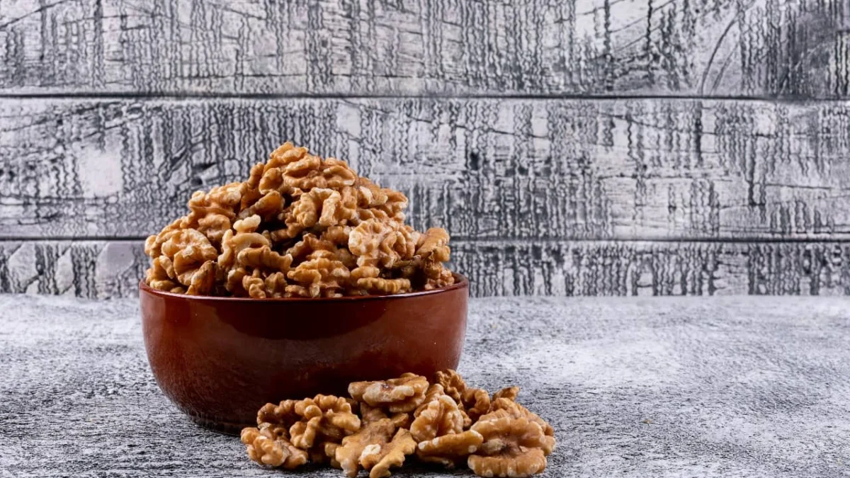 Selain Dapat menjaga Kesehatan Kulit, Ketahui Manfaat Lain Walnut (ilustrasi: Freepik)