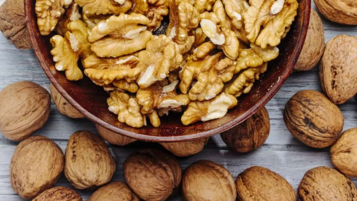 Bantu Perbaiki Jaringan Tubuh, ketahui Kandungan Gizi Dalam Walnut (ilustrasi: Freepik)