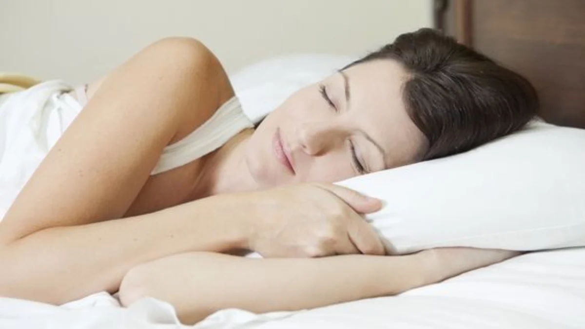 Tidur Seharian Saat Bulan Ramadan, Apakah Ibadah? Ini Hadisnya!