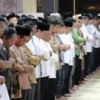 Melaksanakan Tarawih Apakah Bisa Sebelum Sholat Isya? Ini Hukumnya!