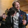ini Billie Eilish bersama sang kakak, Finneas O’Connell memenangkan piala Oscar dalam kategori Best Original Song pada lagu mereka yang berjudul What Was I Made For? (Instagram: billieeilish)