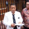 Sidang Gugatan Sengketa Pemilu 2024: Kuasa Hukum Paslon 02, Hotman Paris (putih).