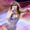 Pasangan Suami Istri Asal Indonesia Viral di Media Sosial Saat Menonton Konser The Eras Tour Taylor Swift di Singapura