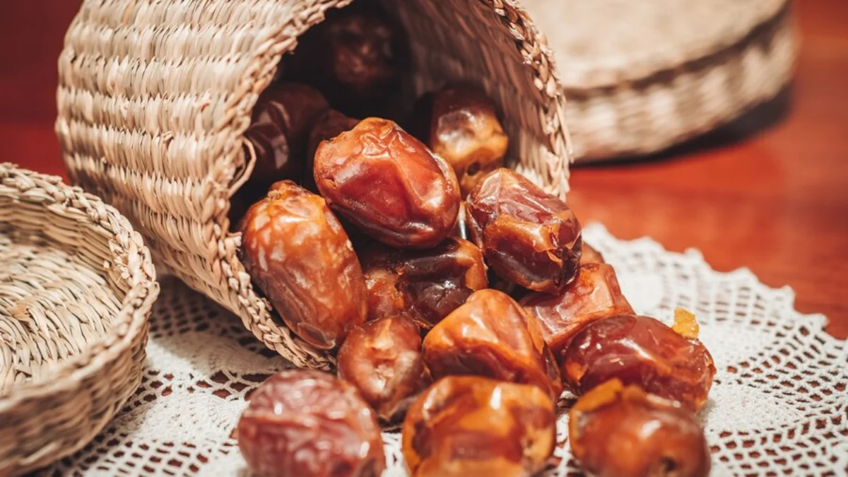 Manfaat Buah Kurma, Dapat Menjaga Kesehatan Jantung! Manfaat Buah Kurma, Dapat Menjaga Kesehatan Jantung!